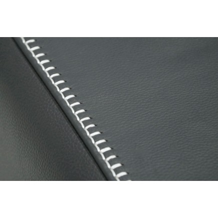 Un fauteuil 1 place en cuir italien buffle VEGA, gris foncé avec surpiqure gris clair