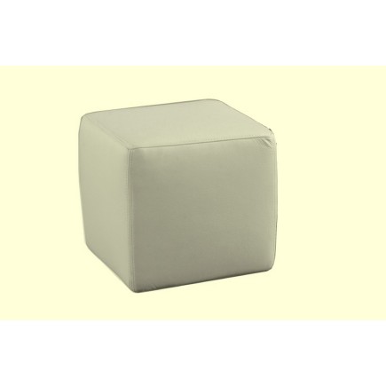 Un pouf carré en cuir, écru