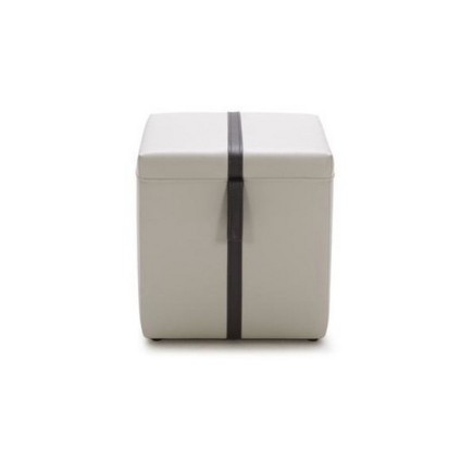 Un pouf carré en cuir GOHA, Personnalisé