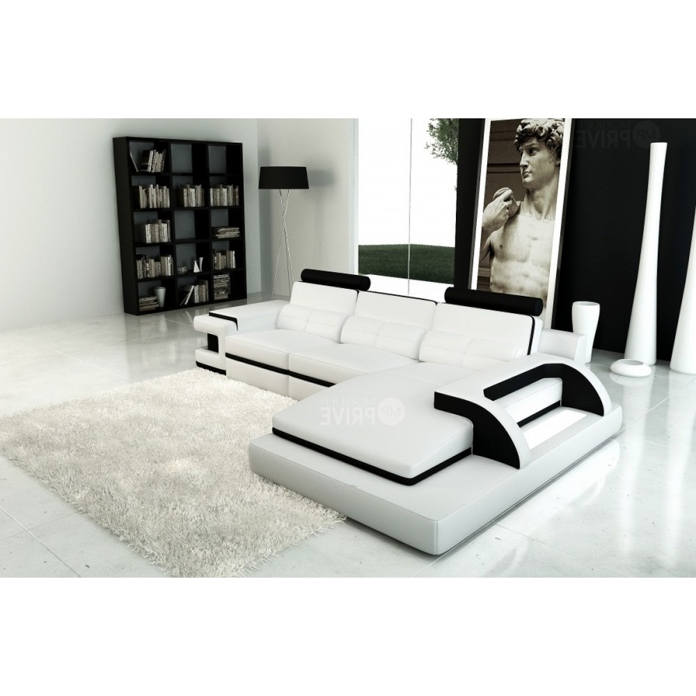 Canapé d'angle en cuir italien 6 places VINOTI, blanc et noir, angle droit Canapé d'angle en cuir italien 6 places VINOTI, blanc et noir, angle droit