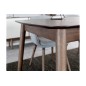 Table à manger MONA, bords débordants, placage noyer, avec rallonge, bois